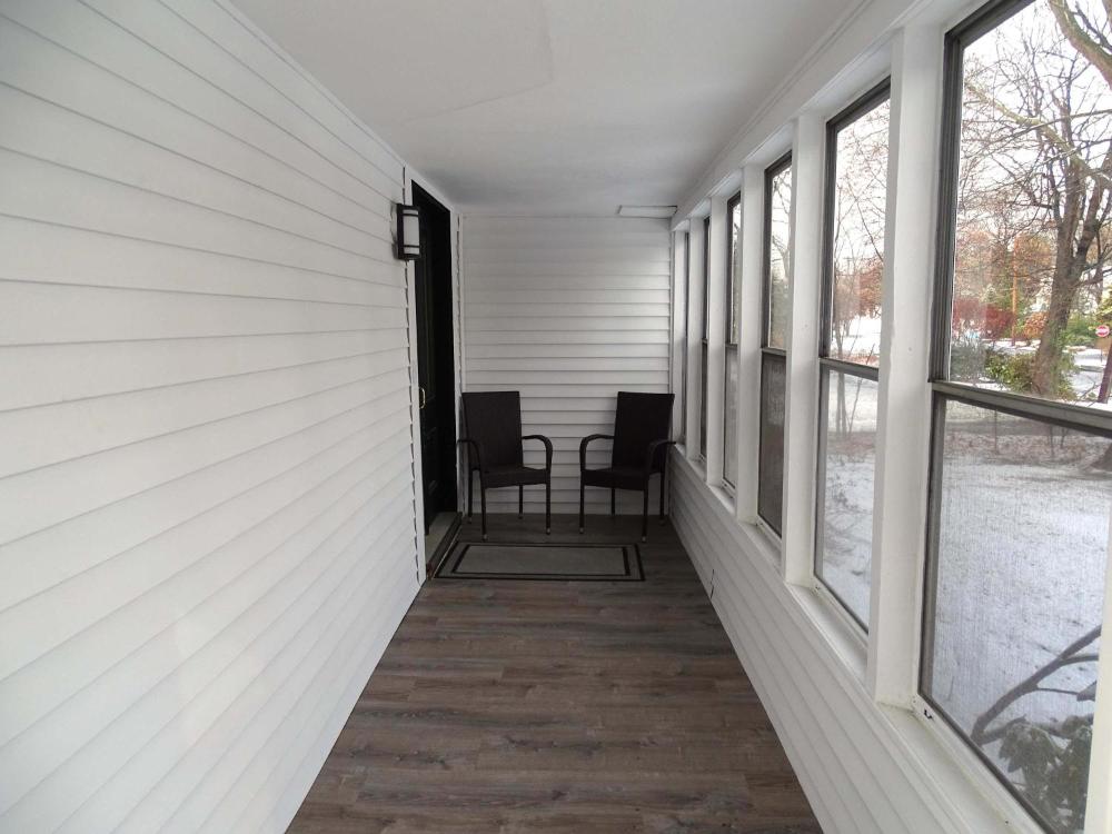 Comfortable 3 Bed Apt in Quiet Neighborhood